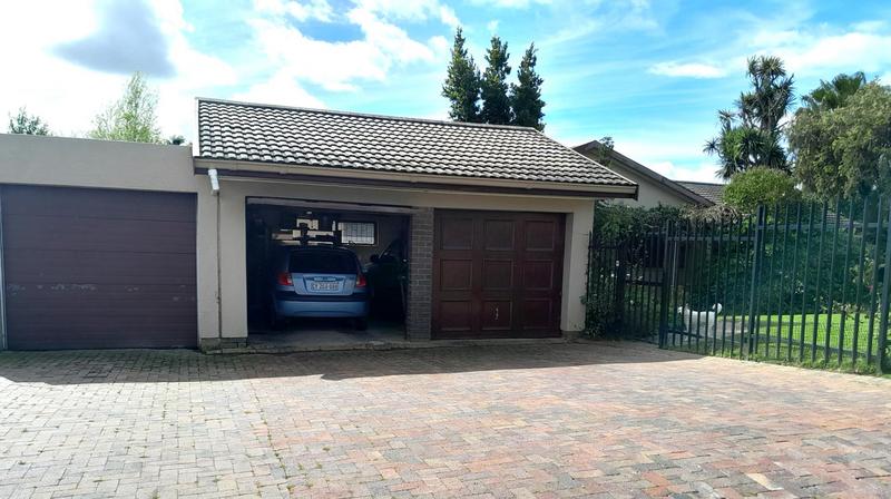To Let 4 Bedroom Property for Rent in Sonstraal Western Cape